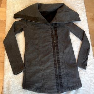 Lululemon Virasana Blanket wrap Jacket size 4 moto zip shawl neck